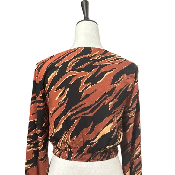 BP. Tiger Print Crop Top Surplice Ruched Waist Long Sleeves Brown Women's S NWOT - Picture 6 of 9